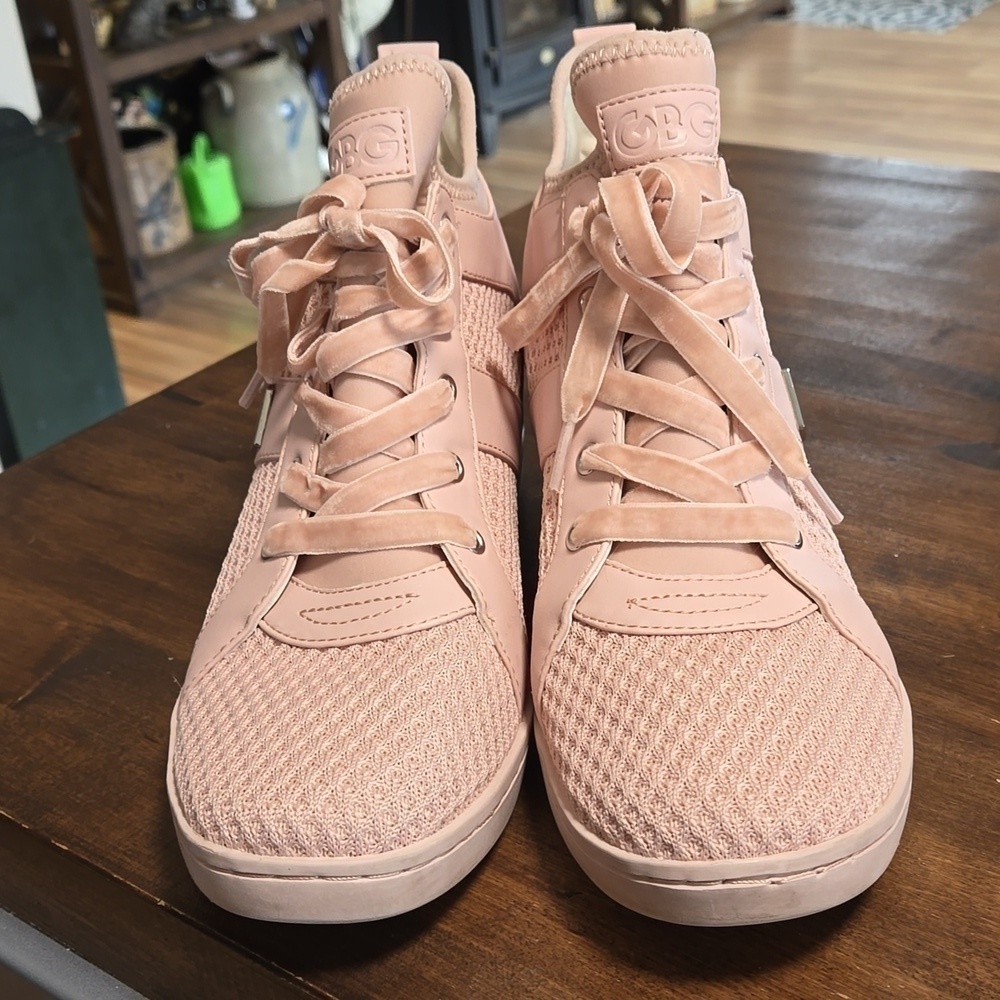 Guess Wedge Sneaker Womens Size 10 Pink with Velvet Laces Excellent Condition - Picture 8 of 9